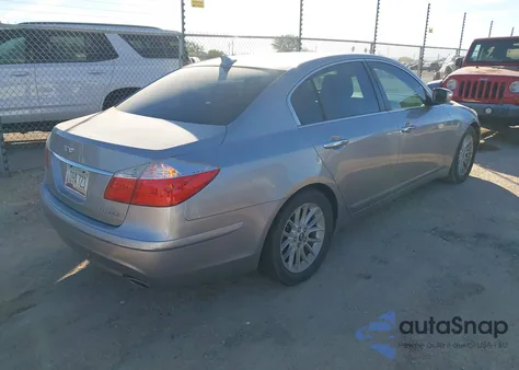2010 Hyundai Genesis 3.8 z USA, uszkodzony, nr VIN KMHGC4DE7AU101433